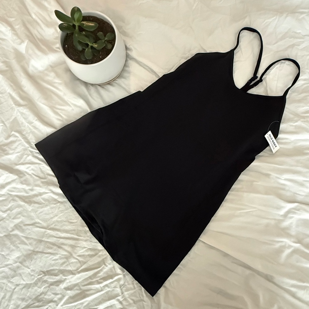 Old Navy Black Sleeveless Athletic Dress, size Medium